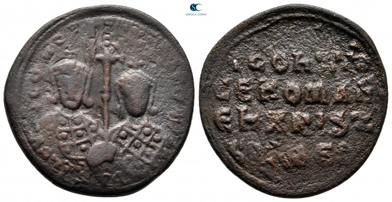 Constantine VII Porphyrogenitus, with Romanus I AD 913-959. Constantinople
Foll...