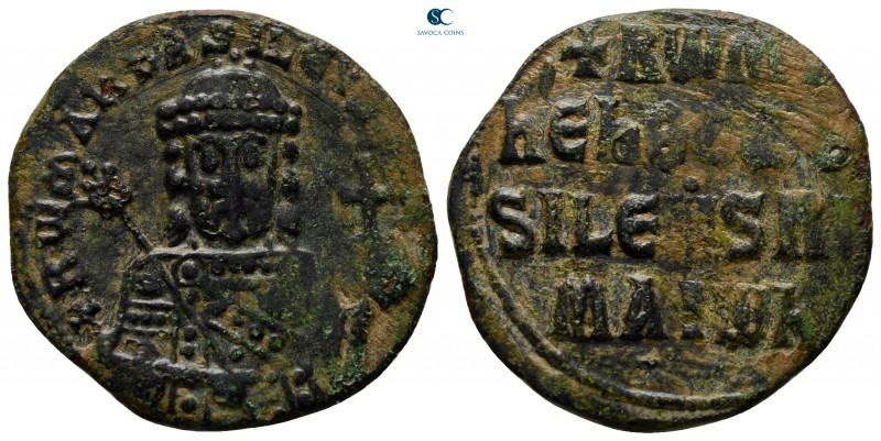Romanus I Lecapenus AD 920-944. Constantinople
Follis Æ

25 mm., 5,09 g.

...