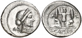 (46-45 a.C.). Julio César. Denario. (Spink 1404) (S. 13) (Craw. 468/1). 3,67 g. Vano en anverso. (MBC+).