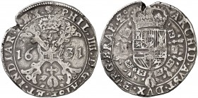 1631. Felipe IV. Bruselas. 1/2 patagón. (Vti. 761) (Vanhoudt 646.BS). 13,80 g. Grieta. (MBC).