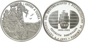 1992. República Dominicana. V Centenario del Descubrimiento de América. 155,53 g. Ø65 mm. Plata. En estuche oficial con certificado. Proof.