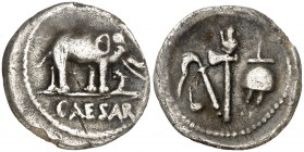 (54-51 a.C.). Julio César. Denario. (Spink 1399) (S. 49) (Craw. 443/1). 3,25 g. MBC.