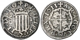 1611. Felipe III. Zaragoza. 1 real. (AC. 575) (Cru.C.G. 4405). 2,97 g. Raya en reverso. Escasa. MBC-.