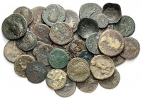Lote de 32 bronces romanos de distintos valores (sestercios, dupondios, ases, etc...), incluye 3 monedas bizantinas. Total 35 piezas. A examinar. BC-/...