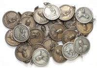 1918. Ø29 mm. Lote de 23 medallas. Con anilla. 6 en metal blanco y 17 en metal color cobre. A examinar. EBC-/EBC.
