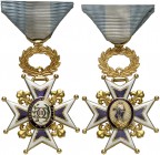 (1771-1975). Real Orden de Carlos III. Cruz de pecho. (Pérez Guerra 9 var). 16,91 g. 59x39 mm. Oro y esmalte. Con corona de laurel, anilla y cinta. Be...