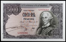 1976. 5000 pesetas. (Ed. E1a) (Ed. 475a). 6 de febrero, Carlos III. Serie L. Con la firma manuscrita de Luis Coronel de Palma, gobernador del Banco de...