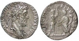 ROMANE IMPERIALI - Commodo (177-192) - Denario - Testa laureata a d. /R Commodo stante a s. con cornucopia porge la mano alla Felicità che ha uno scet...