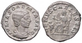 ROMANE IMPERIALI - Giulia Soemia (madre di Elagabalo) - Denario - Busto a d. /R Venere seduta a s. con una mela e uno scettro, ai suoi piedi un bambin...