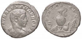 ROMANE IMPERIALI - Alessandro Severo (222-235) - Denario - Testa laureata a d. /R Strumenti sacrificali C. 198 (AG g. 2,68)
qBB