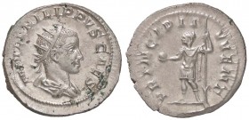 ROMANE IMPERIALI - Filippo II (247-249) - Antoniniano - Busto radiato e drappeggiato a d. /R L'Imperatore stante a s. con globo e lancia C. 48; RIC 21...