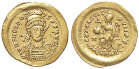 ROMANE IMPERIALI - Teodosio I (379-395) - Solido - Busto diademato e corazzato a d. /R Roma seduta di fronte con la testa a d. ed un piede su una prua...
