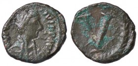 BIZANTINE - Giustiniano I (527-565) - Pentanummo (Roma) - Busto diademato e drappeggiato a d. /R Lettera V entro corona Sear 309 (AE g. 1,63)
BB+