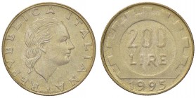 REPUBBLICA ITALIANA - Repubblica Italiana (monetazione in lire) (1946-2001) - 200 Lire 1995 NC BT Asse ruotato di 60°
qFDC