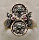 VARIE - Gioielli da antiquariato Anello in oro 12 kt con diamanti, rubini e smeraldi, gr. 6,33
Ottimo