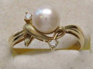 VARIE - Gioielli da antiquariato Anello in oro 18 kt con perla e 2 brillanti 0,10 ct, gr. 4,02
Ottimo