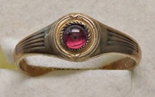 VARIE - Gioielli da antiquariato Anello in oro 9 kt con tormalina, gr. 1,54
Ottimo