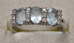 VARIE - Gioielli da antiquariato Anello in oro bianco 18 kt con acquamarina e brillanti 0,24 ct, gr. 3,55
Ottimo