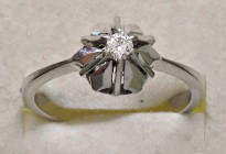 VARIE - Gioielli da antiquariato Anello in oro bianco 18 kt con brillante, gr. 3,53
Ottimo