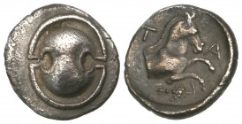 Boeotia, Tanagra, obol, 4th century BC, Boetian shield, rev., T-A, forepart of horse right; bunch of grapes below, 0.81g (BMC 45; SNG Copenhagen 227),...