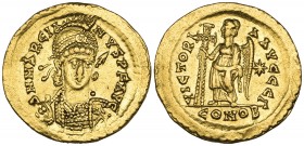 Marcian (450-457), solidus, Constantinople, D N MARCIANVS P F AVG, helmeted bust facing three-quarters right, rev., VICTORIA AVGGG Γ, Victory standing...