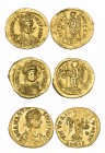 Anastasius I (491-518), solidus, Constantinople, facing bust, rev., Victory holding Christogram-topped staff; officina H 4.39g (DO 7; S. 5; MIB 7), cr...
