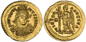 Ostrogoths, Athalaric (526-534), solidus, Rome, in the name of Justin I, D N IVSTINVS P Γ AVG, helmeted bust facing three-quarters right, rev., VICTOR...