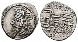 Imperio Parto. Osroes II. Dracma. 190-208 d.C. (Gc-5866). Anv.: Busto diademado y con tiara a izquierda. Rev.: Arquero entronizado a derecha, alrededo...