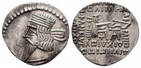 Imperio Parto. Vologases III. Dracma. 105-147 d.C. (Gc-5831). (Mitchiner-672). Anv.: Busto diademado a izquierda. Rev.: Arquero entronizado a derecha,...