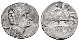 Sekobirikes. Denario. 120-30 a.C. Saelices (Cuenca). (Abh-2168). (Acip-1869). Anv.: Cabeza masculina a derecha con torque doble, detrás creciente y de...
