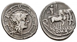 Acilia. Marcus Acilius Marci f. Denario. 130 a.C. Roma. (Ffc-93). (Craw-255/1). (Cal-65). Anv.: Cabeza de Roma a derecha detrás: X, Ley./ entre collar...