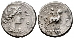 Aemilia. Man. Aemilius Lepidus. Denario. 114-113 a.C. Sur de Italia. (Ffc-103). (Craw-291/1). (Cal-73). Anv.: Cabeza laureada de Roma a derecha, detrá...