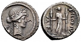 Claudia. P. Claudius M.f. Turrinus. Denario. 42 a.C. Roma. (Ffc-569). (Craw-494/23). (Cal-428). Anv.: Cabeza laureada de Apolo a derecha, detrás: lira...