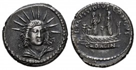 Mussidia. L. Mussidius Longus. Denario. 42 a.C. Roma. (Ffc-934). (Craw-494/43). (Cal-1037). Anv.: Cabeza del Sol radiada de frente. Rev.: Dos personaj...