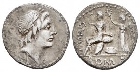 Poblicia. Caius Poblicius Malleolus. Denario. 91 a.C. Taller Auxiliar de Roma. (Ffc-1016). (Craw-335/2). (Cal-1143). Anv.: Cabeza laureada de Apolo a ...