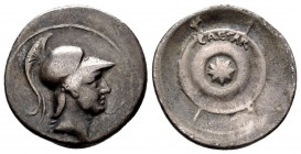 Augusto. Denario. 29-27 a.C. Brandisium y Roma. (Ffc-29). (Ric-274). (Cal-681). Anv.: Cabeza de Marte a derecha, debajo (IMP). Rev.: Escudo redondo, e...
