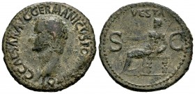 Calígula. As. 37-38 d.C. Roma. (Ric-38). (Cohen-27). (Bmcre-46.1). Anv.: C CAESAR AVG GERMANICVS PON M TR POT. Cabeza desnuda a la izquierda . Rev.: V...