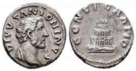 Antonino Pío. Denario. 161 d.C. Roma. (Ric-438). (Seaby-164). Rev.: CONSECRATIO. Pira funeraria de cuatro pisos con estatuilla arriba y guirnalda abaj...