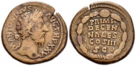 Marco Aurelio. Sestercio. 171 d.C. Roma. (Spink-4992). (Ric-1003). (Ch-495). Rev.: PRIMI / DECEN / NALES / COS III / S C. En cinco líneas dentro de co...
