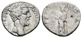 Clodio Albino. Denario. 194-195 d.C. Roma. (Ch-48). (Ric-7). Rev.: MINER – PA – CIF COS II. Minerva en pie con rama, lanza y escudo. Ag. 3,39 g. Escas...
