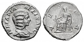 Julia Domna. Denario. 215 d.C. Roma. (Ric-391). (Bmc-31). Anv.: IVLIA PIA FELIX AVG. Busto drapeado. Rev.: VESTA. Vesta sentada a izquierda, sostenien...