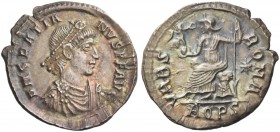 Gratian, 367 – 383. Siliqua, Aquileia 375-378, AR 2.03 g. Pearl-diademed, draped and cuirassed bust r. Rev. Roma seated l. on cuirass, holding Victory...
