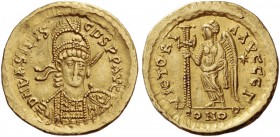 Basiliscus, 475 – 476. Solidus, Constantinople, 3rd officina 475–476, AV 4.48 g. Helmeted, pearl-diademed and cuirassed bust three-quarters facing, ho...