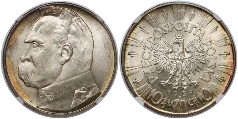 Piłsudski 10 złotych 1939 Reference: Chałupski 2.32.6.a, Parchimowicz 124.f
Gra...