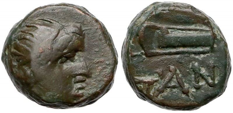 Greece, Panticapaeum, AE 11 Awers: Głowa Apollona w prawo, w diademie. Rewers: S...