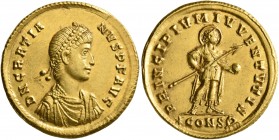 Gratian, 367-383. Solidus (Gold, 21 mm, 4.44 g, 1 h), Constantinopolis, August-September 367. D N GRATIA-NVS P F AVG Pearl-diademed, draped and cuiras...