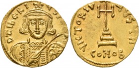 Tiberius III (Apsimar), 698-705. Solidus (Gold, 19 mm, 4.44 g, 7 h), Constantinopolis. D TIbЄRIЧS PЄ AV Draped and cuirassed bust of Tiberius III faci...