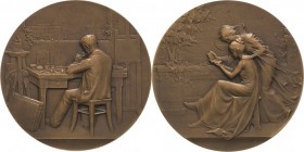 Numismatik und Prägetechnik
 Bronzemedaille 1903 (G. Duprés) Ein Medailleur bei seiner Arbeit. Duprés im Arbeitszimmer beim Stempelschnitt mit Blick ...