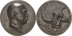 Personenmedaillen
Bismarck, Fürst Otto von 1815-1898 Eisengussmedaille 1915 (Paul Sturm) 100. Geburtstag. Brustbild nach rechts / Atlas trägt Landkar...