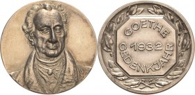Personenmedaillen
Goethe, Johann Wolfgang 1749-1832 Silbermedaille 1932. Gedenkjahr 1932. Brustbild halbrechts / 3 Zeilen Schrift im Achteck auf Lorb...